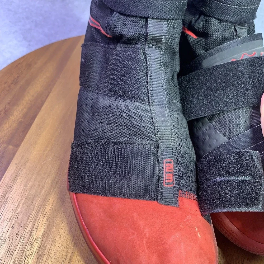 Nike lebron soldier